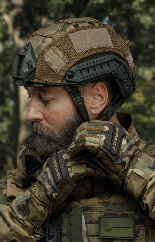 Шоломи та аксесуари