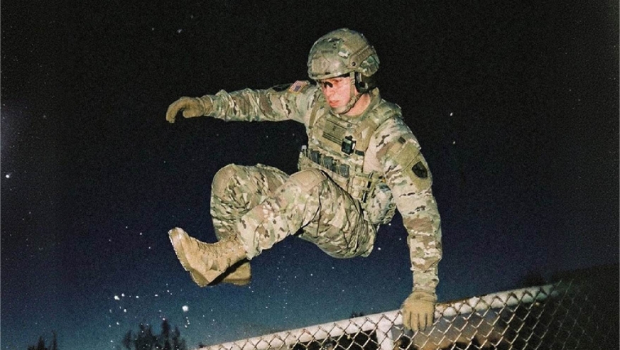 Трекінгові штани чи тактичні: як вибрати оптимальні для походів і польових умов