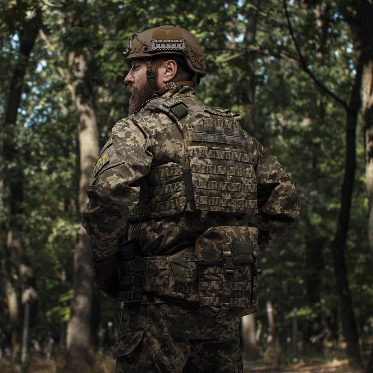 Бронежилет 6 класу (PRO). Вага 6.9 кг. Керамічні плити 2.9 кг. Піксель (мм-14) 6