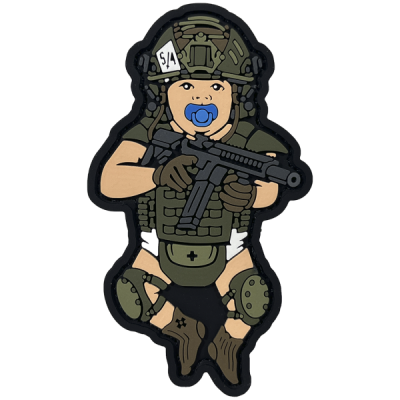 Патч (шеврон) «Малюк народжений для війни» від Sanchi. М’який ПВХ пластик. Олива