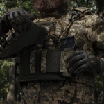 Боковий лівосторонній еластичний підсумок для магазинів АК/АR та турнікетів відкритого типу з кріпленням на липучці. Піксель (мм-14) 6 Боковий лівосторонній еластичний підсумок для магазинів АК/АR та турнікетів відкритого типу з кріпленням на липучці. Піксель (мм-14) 6