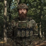 Боковий правосторонній еластичний підсумок для магазинів АК/AR та турнікетів відкритого типу з кріпленням на липучці. Мультикам 3 Боковий правосторонній еластичний підсумок для магазинів АК/AR та турнікетів відкритого типу з кріпленням на липучці. Мультикам 3