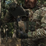 Боковий правосторонній еластичний підсумок для магазинів АК/AR та турнікетів відкритого типу з кріпленням на липучці. Мультикам 8 Боковий правосторонній еластичний підсумок для магазинів АК/AR та турнікетів відкритого типу з кріпленням на липучці. Мультикам 8