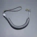 Шнур страхувальний Standard з воронованим карабіном. Навантаження до 50 кг. Чорний 2 Шнур страхувальний Standard з воронованим карабіном. Навантаження до 50 кг. Чорний 2