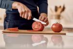 Ніж Victorinox кухонний SwissClassic 11см, серрейтор, заокруглений, чорний, клинок 110 мм, сталь X50CrMoV15 3 Ніж Victorinox кухонний SwissClassic 11см, серрейтор, заокруглений, чорний, клинок 110 мм, сталь X50CrMoV15 3