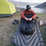 Спальний килимок (каремат) утеплений надувний "Klymit Insulated Static V Recon 2020" Coyote-Sand 7 Спальний килимок (каремат) утеплений надувний "Klymit Insulated Static V Recon 2020" Coyote-Sand 7