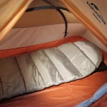 Спальник з капюшоном із звичайним мішком для зберігання Naturehike M400, (від 1°C до -18°C), правий. Сірий 2 Спальник з капюшоном із звичайним мішком для зберігання Naturehike M400, (від 1°C до -18°C), правий. Сірий 2