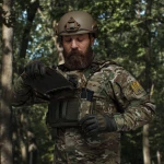 Боковий правосторонній еластичний підсумок для магазинів АК/AR та турнікетів відкритого типу з кріпленням на липучці. Мультикам 6 Боковий правосторонній еластичний підсумок для магазинів АК/AR та турнікетів відкритого типу з кріпленням на липучці. Мультикам 6