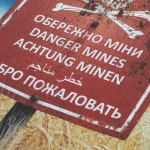 Футболка з малюнком "Dangerous Mines" Foliage Green 5 Футболка з малюнком "Dangerous Mines" Foliage Green 5