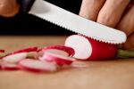 Ніж Victorinox кухонний SwissClassic 11см, серрейтор, заокруглений, чорний, клинок 110 мм, сталь X50CrMoV15 2 Ніж Victorinox кухонний SwissClassic 11см, серрейтор, заокруглений, чорний, клинок 110 мм, сталь X50CrMoV15 2