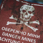 Футболка с рисунком "Dangerous Mines" Olive Drab 5 Футболка с рисунком "Dangerous Mines" Olive Drab 5